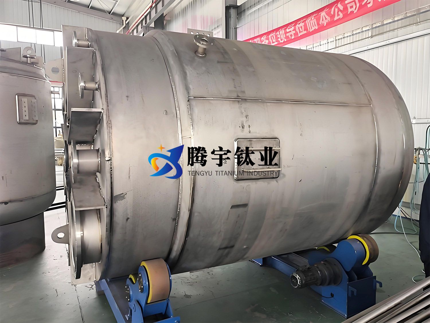 鈦設(shè)備廠家談強(qiáng)酸/堿介質(zhì)用鈦儲罐的關(guān)鍵制造工藝和采購建議